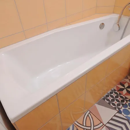 Apartmán Classic 2-Bedroom Apartment, Bright, Quiet & Views Praha